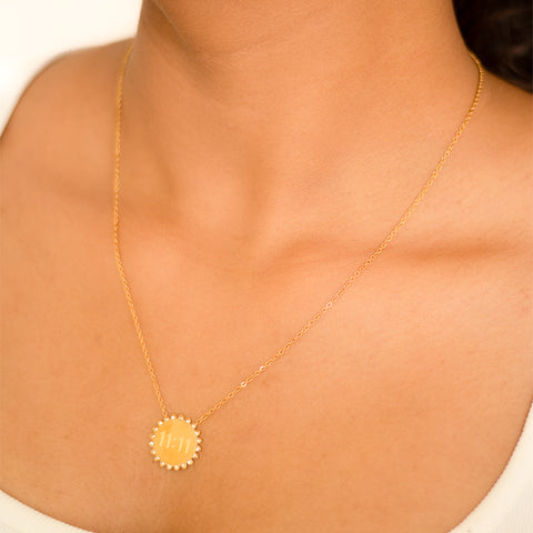 Wish upon a star with our limited edition 11:11 Glow Necklace! This quirky, playful piece will add a touch of magic to any outfit. With its unique glow-in-the-dark feature, you'll stand out from the crowd and make all your wishes come true.&nbsp;  Material: Stainless Steel Plating: 18K Gold-Plated Waterproof Hypoallergenic Anti-tarnish