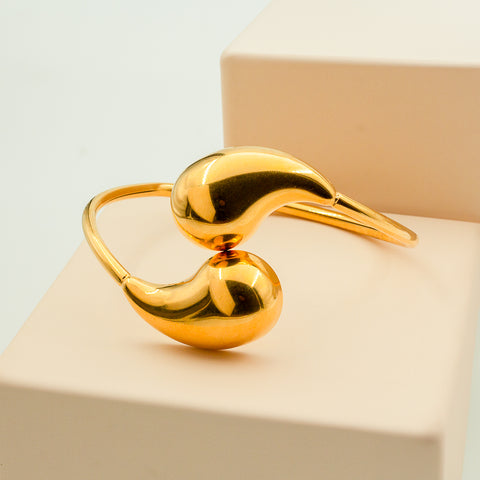 Tear Drop Adjustable Bracelet