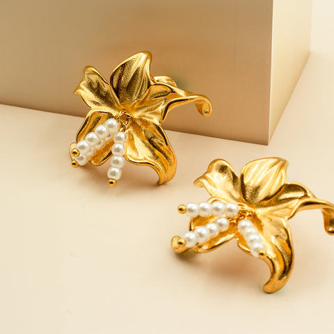 Lily Pearl Drop Earings